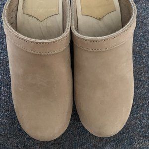 No.6 Old School Clog on Mid Heel in Bone